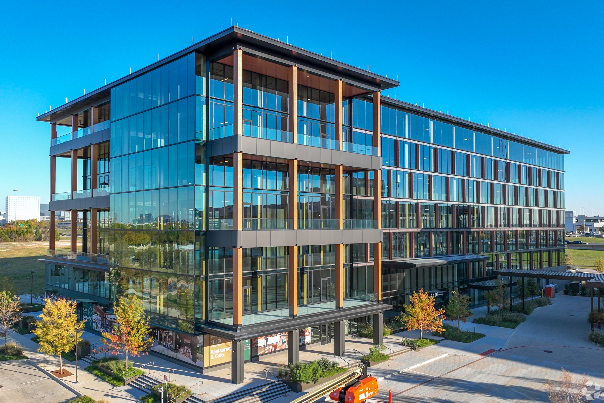 Southstone Yards, the first mass timber building to be constructed in the Dallas-Fort Worth region, has landed its first and only office tenant. (Photo Credit: CoStar)